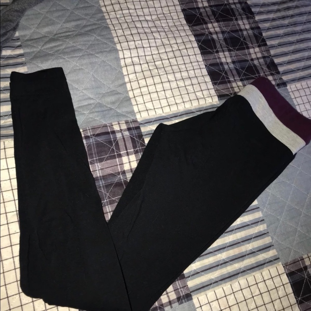 Black yoga pants
